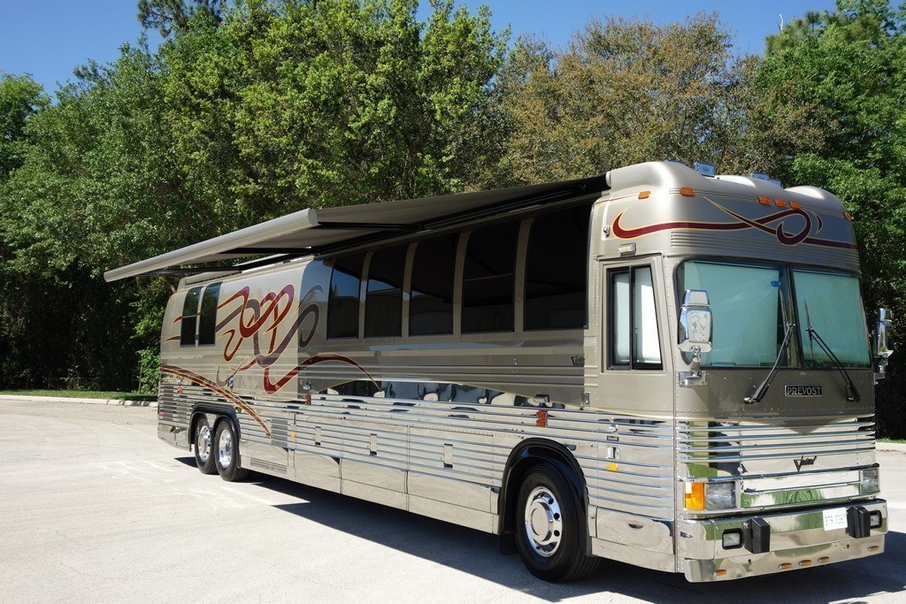 0001a  Prevost XL Featherlite new Awnings and Farrings