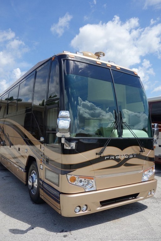 1 Prevost H3-45 2000 Liberty Facelift to an 2016 done by EXCALIBUR COACH   (3) -.jpg