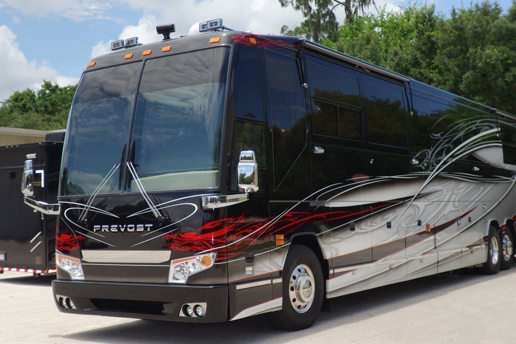 0001  Prevost H3-45 Liberty After Excalibur Coach new front facelift and paint -.jpg