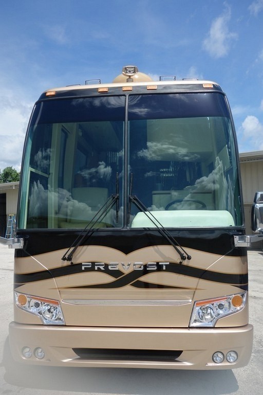 0001  Prevost H3-45 Liberty after 2016 Facelift by Excalibur Coach -.jpg